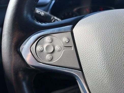 Used 2022 Chevrolet Traverse LT FWD image 19