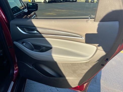 Used 2020 Buick Enclave Essence w/ LPO, Touring Package image 25