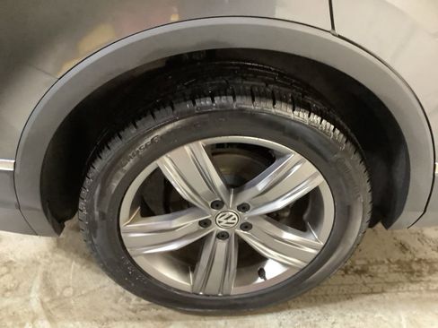 Used 2021 Volkswagen Tiguan SEL image 13