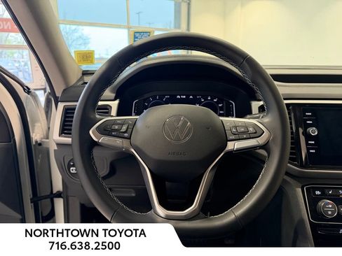 Used 2023 Volkswagen Atlas SE AWD/4WD image 7