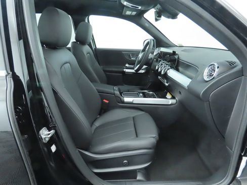 Certified 2025 Mercedes-Benz GLB 250 4MATIC image 20