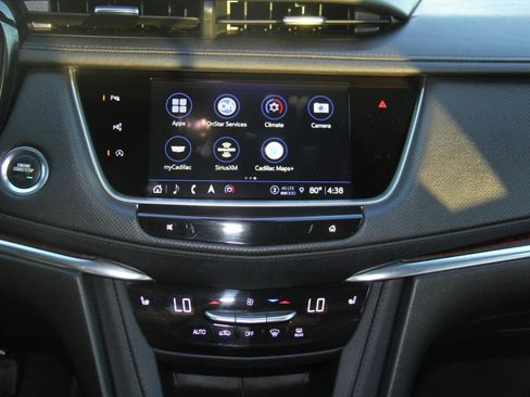 Used 2023 Cadillac XT5 Premium Luxury w/ Technology Package FWD image 17