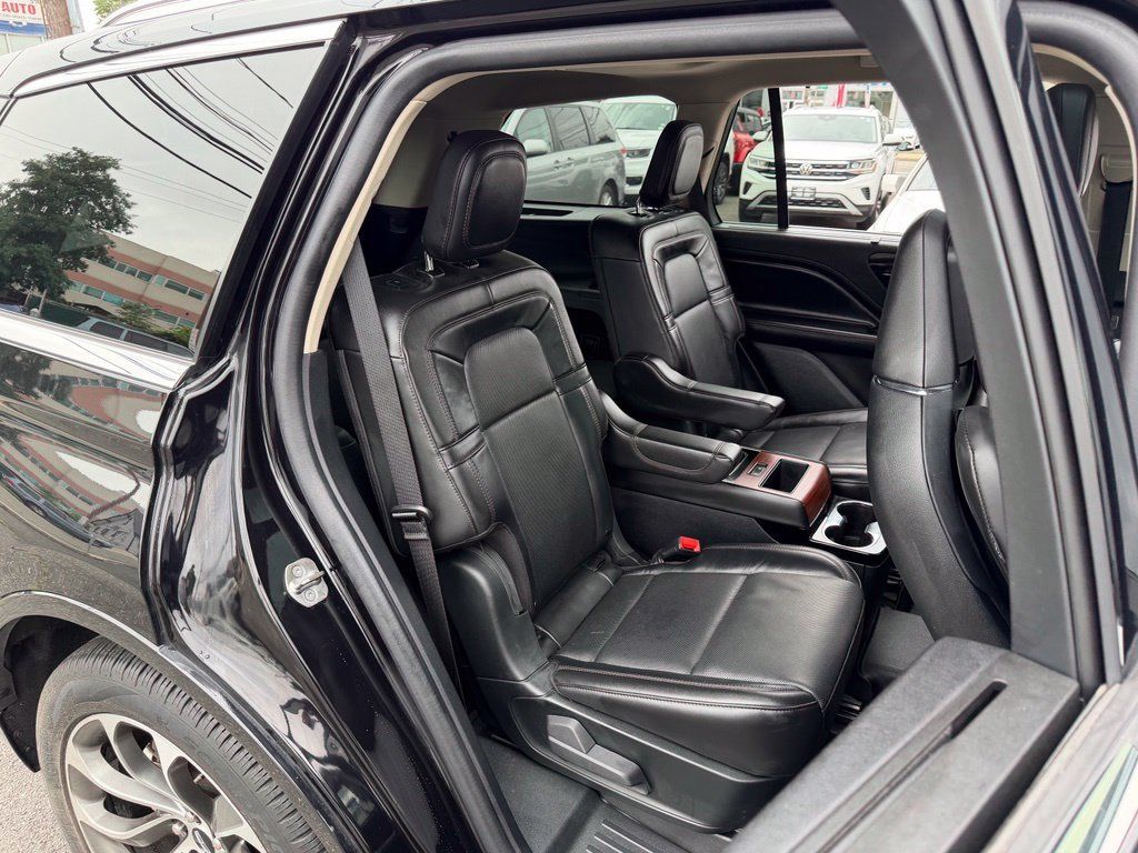 Used 2023 Lincoln Aviator Grand Touring w/ Equipment Group 301A AWD/4WD image 11