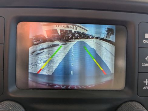 Used 2017 Jeep Renegade Latitude w/ Cold Weather Group image 11