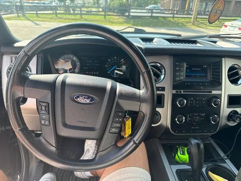 Used 2016 Ford Expedition XLT AWD/4WD image 7