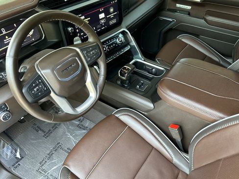 Used 2025 GMC Sierra 1500 Denali w/ Technology Package AWD/4WD image 10