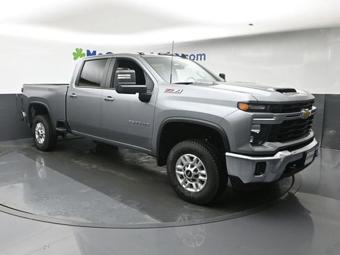 New 2026 Chevrolet Silverado 2500 LT w/ Convenience Package AWD/4WD image 2