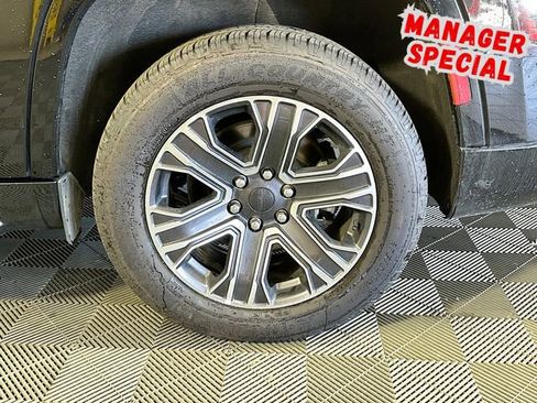 Used 2024 Jeep Wagoneer L Series II w/ Flexible Seating Group RWD image 34