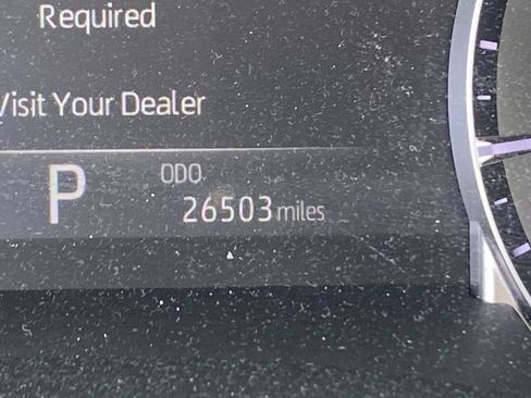 Certified 2024 Toyota Highlander XLE FWD image 12