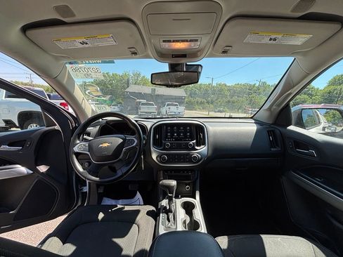 Used 2019 Chevrolet Colorado LT w/ Safety Package RWD image 9