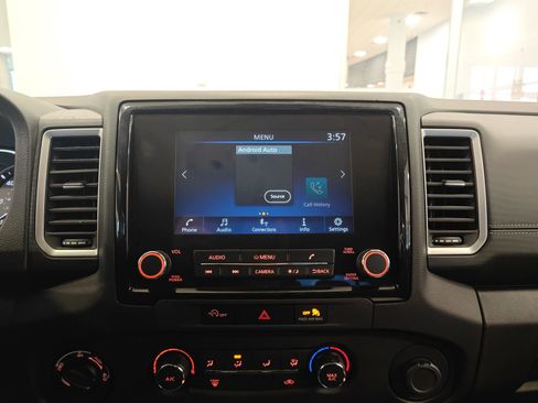 Used 2024 Nissan Frontier SV image 20