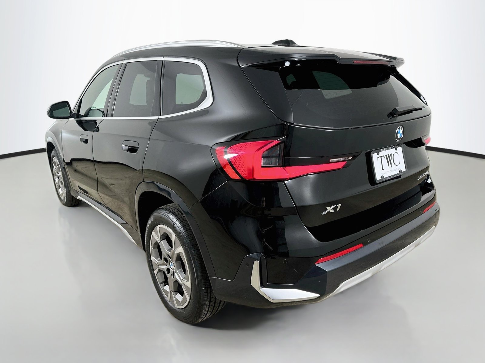 Used 2024 BMW X1 xDrive28i w/ Convenience Package AWD/4WD image 7