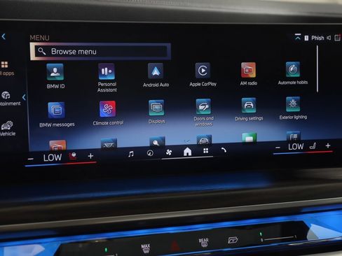 Used 2023 BMW 740i w/ Parking Assistance Package image 44