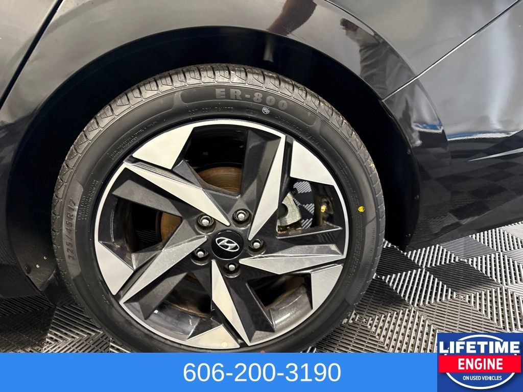 Used 2023 Hyundai Elantra Limited w/ Cargo Package FWD image 11