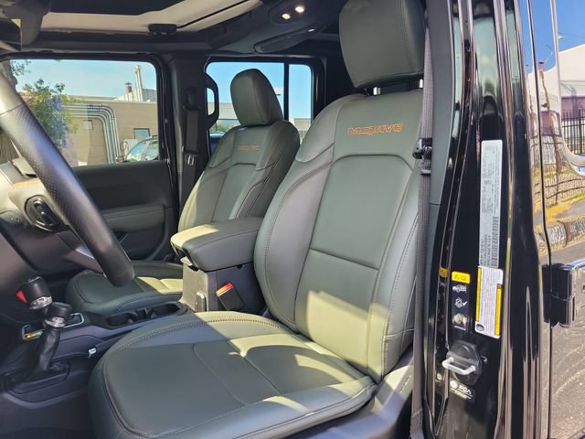 Used 2025 Jeep Gladiator Mojave AWD/4WD image 25