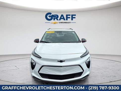 Used 2023 Chevrolet Bolt EUV Premier w/ Sun & Sound Package FWD image 12