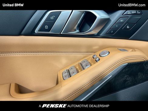 Used 2023 BMW X7 xDrive40i w/ M Sport Package image 11