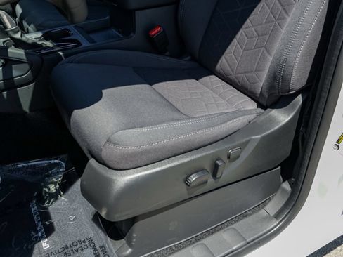 New 2026 Nissan Frontier SV w/ SV Convenience Package RWD image 16