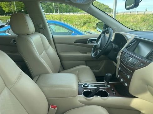Used 2017 Nissan Pathfinder Platinum AWD/4WD image 14