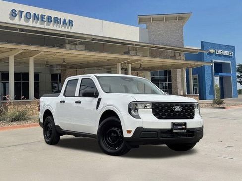 Used 2025 Ford Maverick XL w/ Equipment Group 102A AWD/4WD image 1