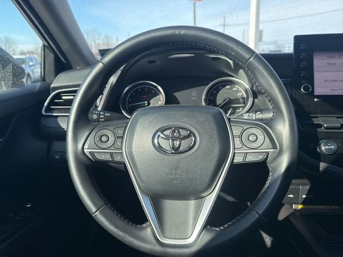 Used 2021 Toyota Camry XLE image 16
