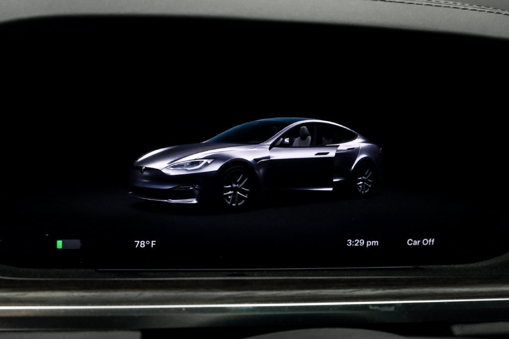 Used 2023 Tesla Model S AWD/4WD image 18