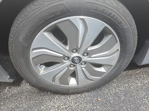 Used 2014 Hyundai Sonata Limited w/ Panoramic Sunroof Package 02 FWD image 9