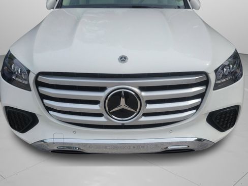 Certified 2026 Mercedes-Benz GLS 450 4MATIC image 37