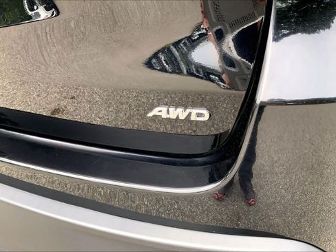 Used 2019 Toyota Highlander LE AWD/4WD image 31