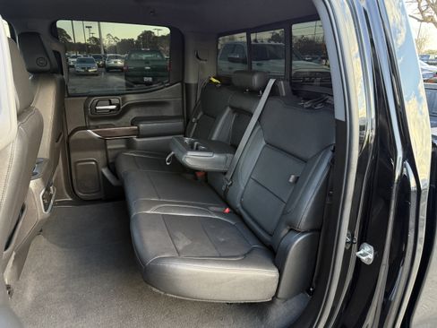 Used 2021 GMC Sierra 1500 SLT image 32