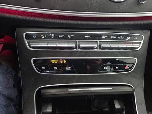 Used 2023 Mercedes-Benz E 350 4MATIC Sedan image 34