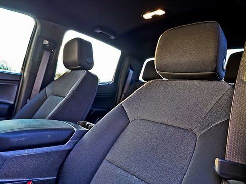 Used 2025 Chevrolet Colorado W/T w/ Advanced Trailering Package image 9