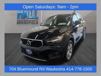 Used 2022 Volvo XC40 T5 Momentum
