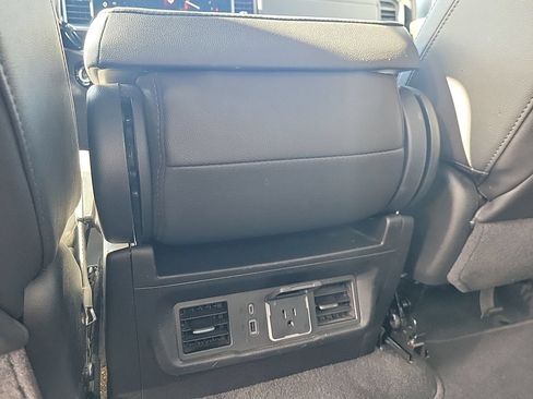 Used 2025 GMC Sierra 1500 SLT RWD image 23