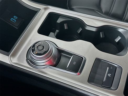 Used 2024 Ford Edge SEL image 16