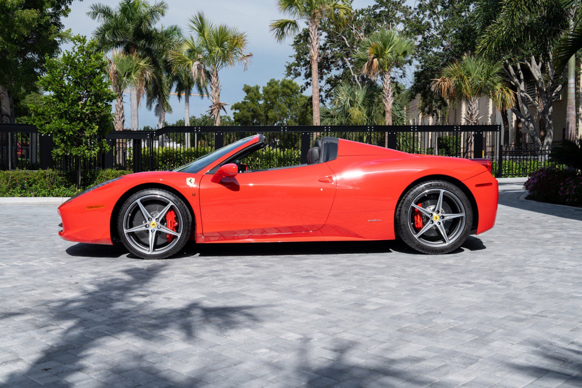 Used 2013 Ferrari 458 Spider RWD image 8