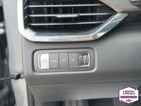 Used 2025 GMC Acadia Denali w/ Super Cruise Package AWD/4WD image 16