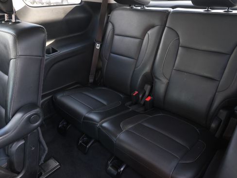 Used 2018 GMC Acadia SLT FWD image 13