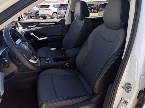 New 2026 Volkswagen Tiguan SE FWD image 24