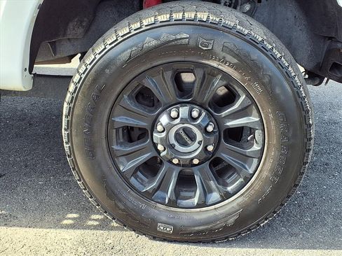 Used 2022 Ford F350 Lariat w/ Tremor Off-Road Package image 9