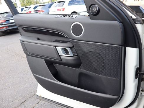 Used 2020 Land Rover Discovery SE image 22