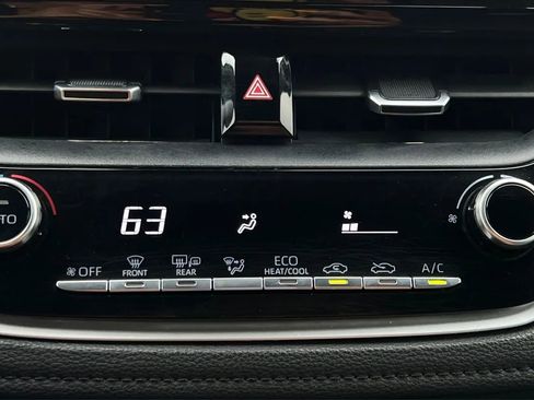 Used 2020 Toyota Corolla SE FWD image 20