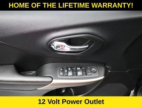 Used 2018 Jeep Cherokee Limited AWD/4WD image 13