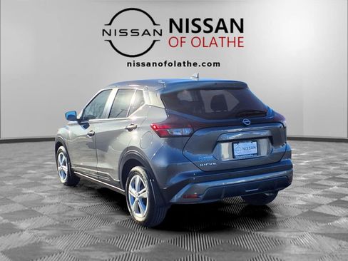 Certified 2025 Nissan Kicks Play S image 3