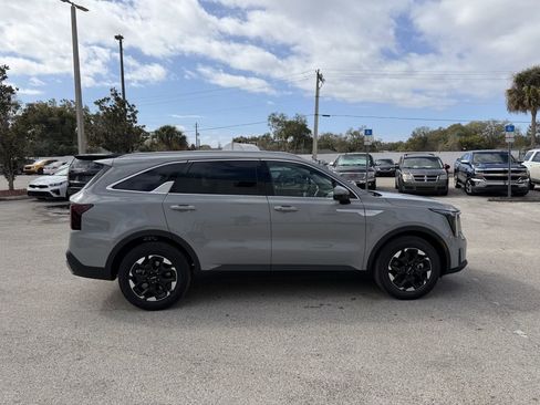 New 2026 Kia Sorento S AWD/4WD image 3