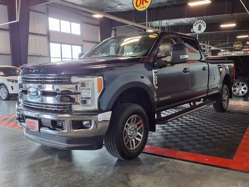 Used 2019 Ford F350 Lariat w/ Lariat Ultimate Package AWD/4WD image 3