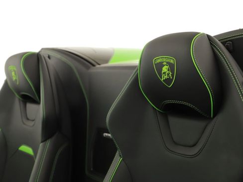 Used 2022 Lamborghini Huracan EVO RWD image 22