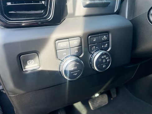 Used 2024 GMC Sierra 1500 AT4 w/ Technology Package image 10