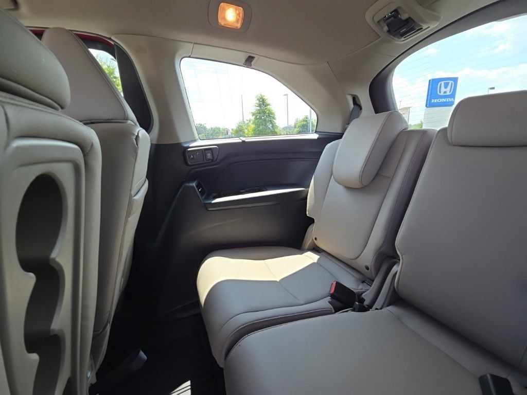 Used 2024 Honda Odyssey Touring image 16