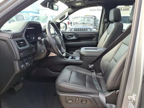 Used 2023 Chevrolet Suburban Z71 w/ Luxury Package AWD/4WD image 19
